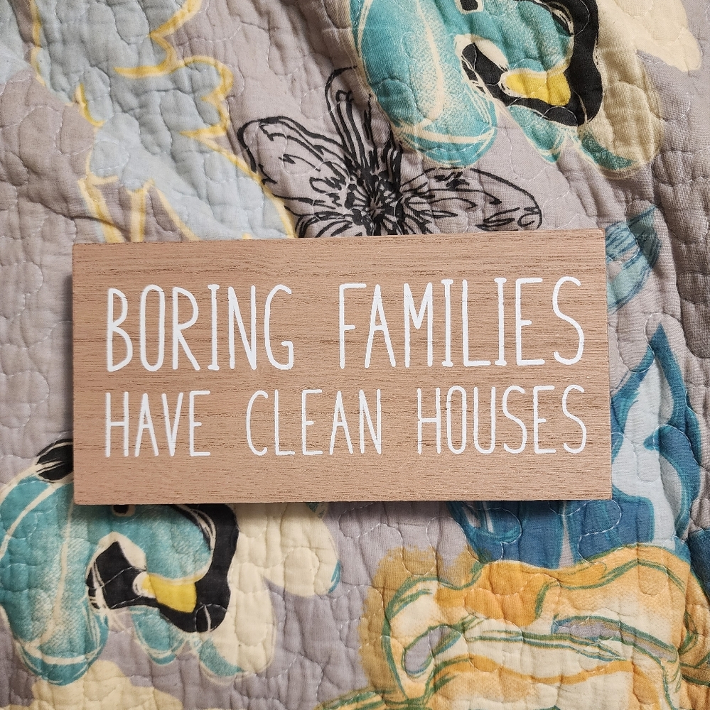 Neutral Small wooden sign